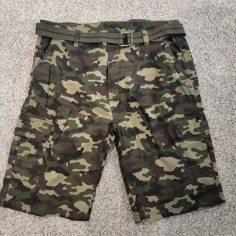 Men's cargo shorts